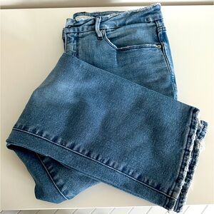 Good American Straight Leg Jeans